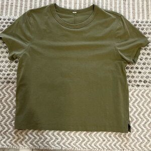 Lululemon Classic Fit Cotton Blend Short Sleeve Tee in Green